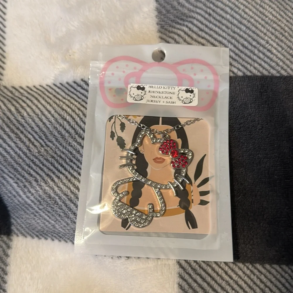 Hello Kitty bundle - Picture 2 of 6